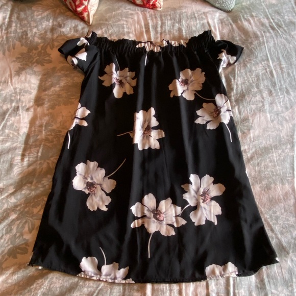 NWOT Floral Off-the-Shoulder Dress - Picture 7 of 11